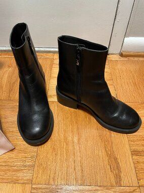 Stuart Weitzman ankle booties US 7.5 EU 38